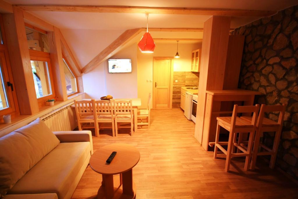 Apartments Prijatelji 자호리나 외부 사진