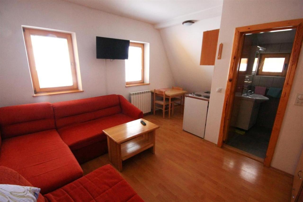 Apartments Prijatelji 자호리나 외부 사진