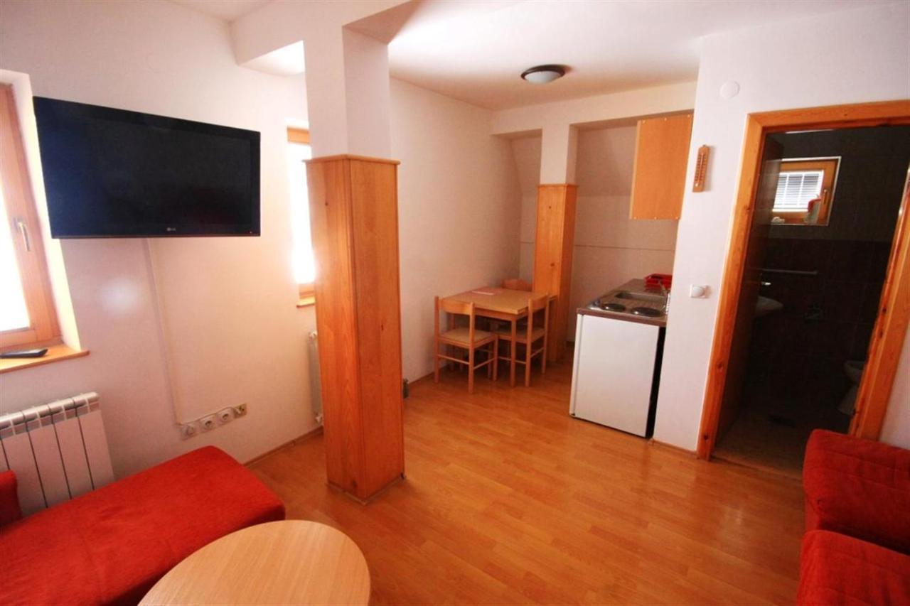 Apartments Prijatelji 자호리나 외부 사진